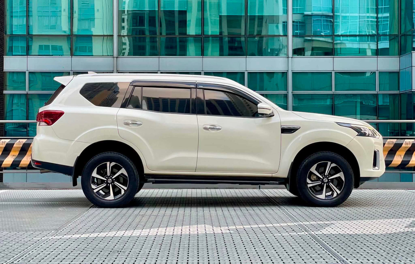 2023 Nissan Terra VL 2.5L 4x2, Automatic, Diesel
