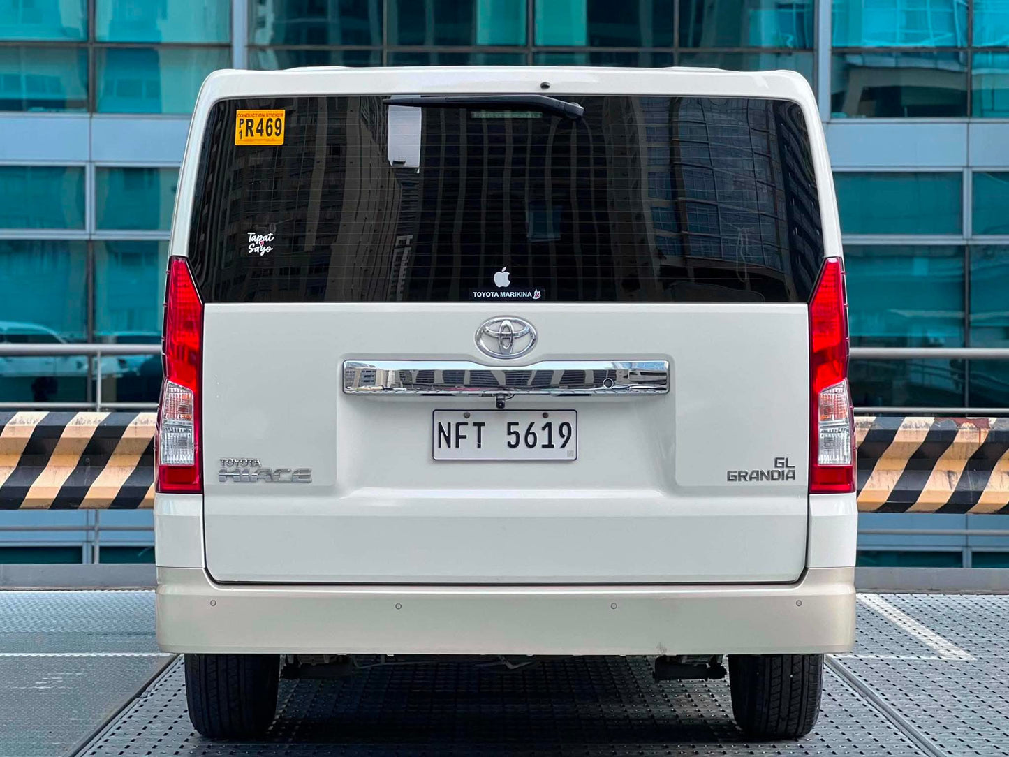 2019 Toyota HiAce 2.8 GL Grandia 2-Tone, Manual, Diesel