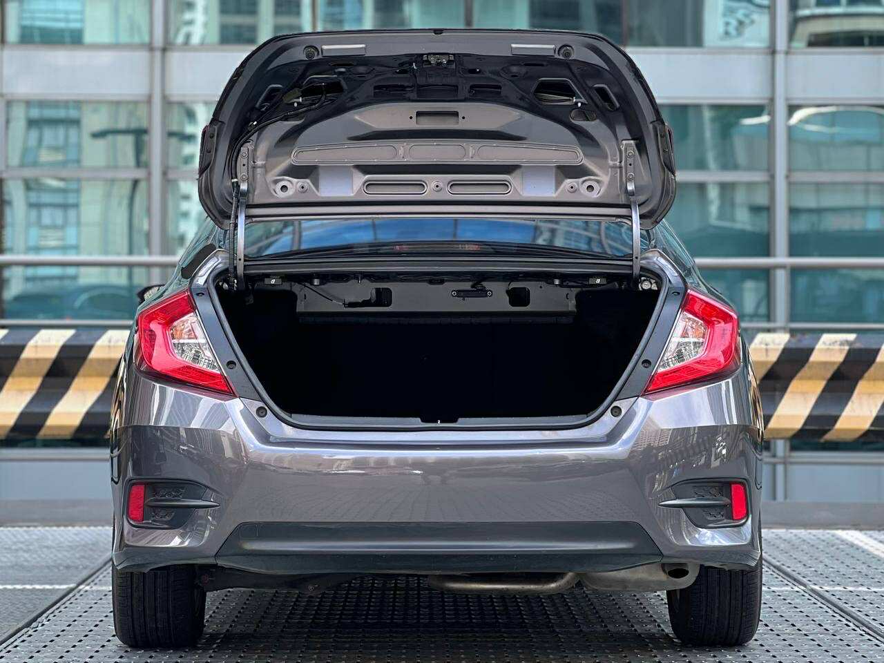 2020 Honda Civic 1.8 E, Automatic, Gas