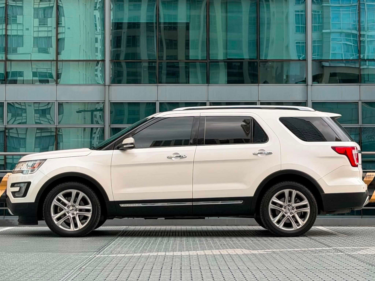 2016 Ford Explorer 2.3 Ecoboost 4x2, Automatic, Gas