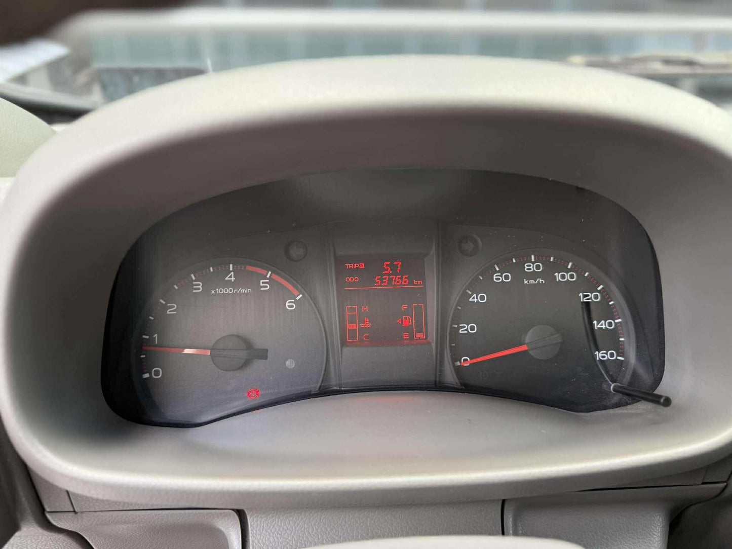 2020 Isuzu Travis 2.5, Manual, Diesel