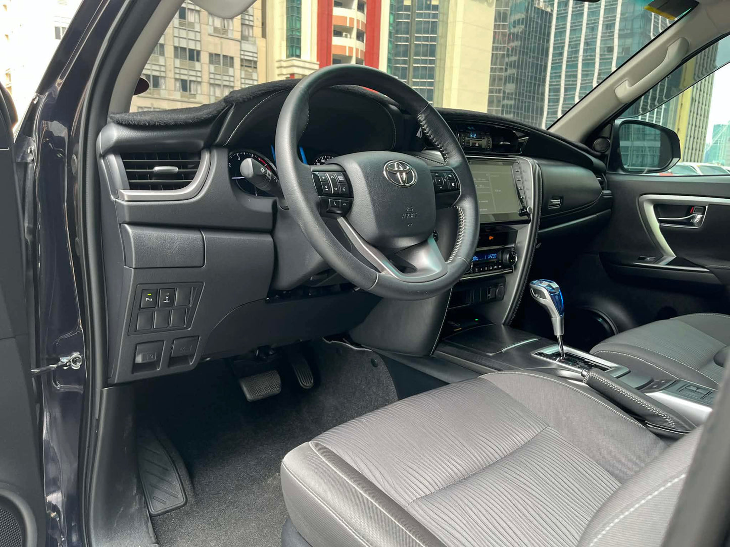 2023 Toyota Fortuner 2.4 V, Automatic, Diesel