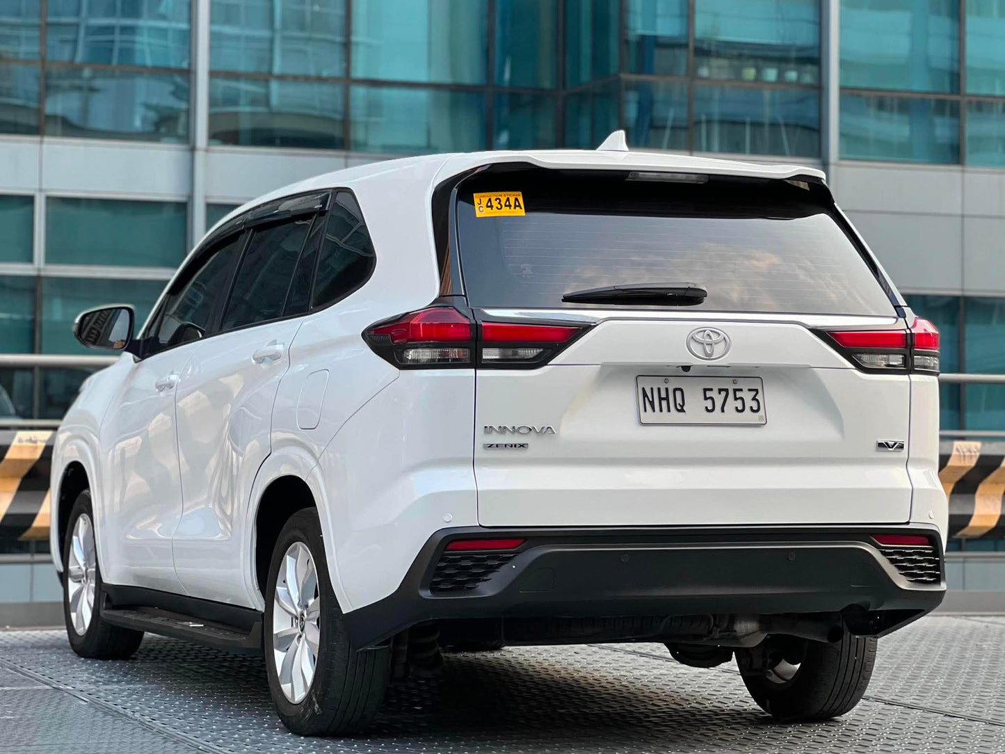 2024 Toyota Innova Zenix 2.0 V, Automatic, Gas