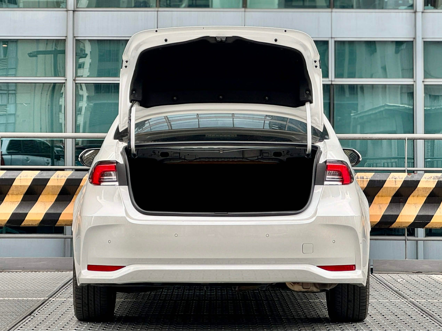 2022 Toyota Altis V 1.6, Automatic, Gas