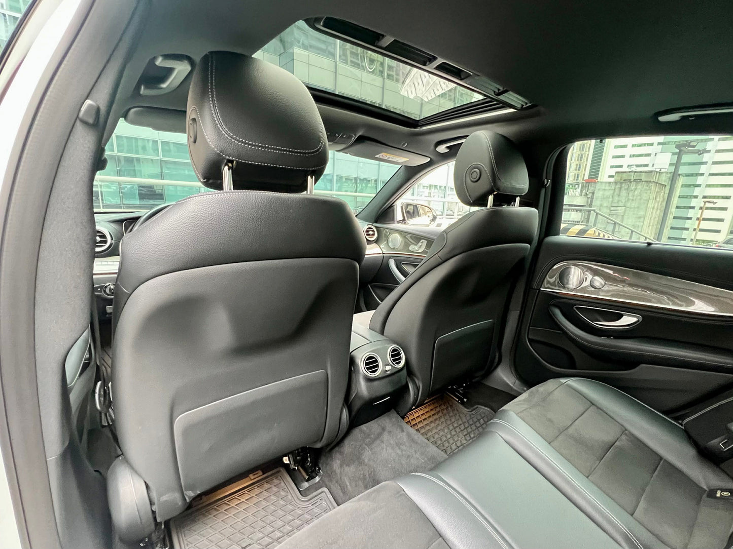 2017 Mercedes Benz E200 AMG 2.0, Automatic, Gas