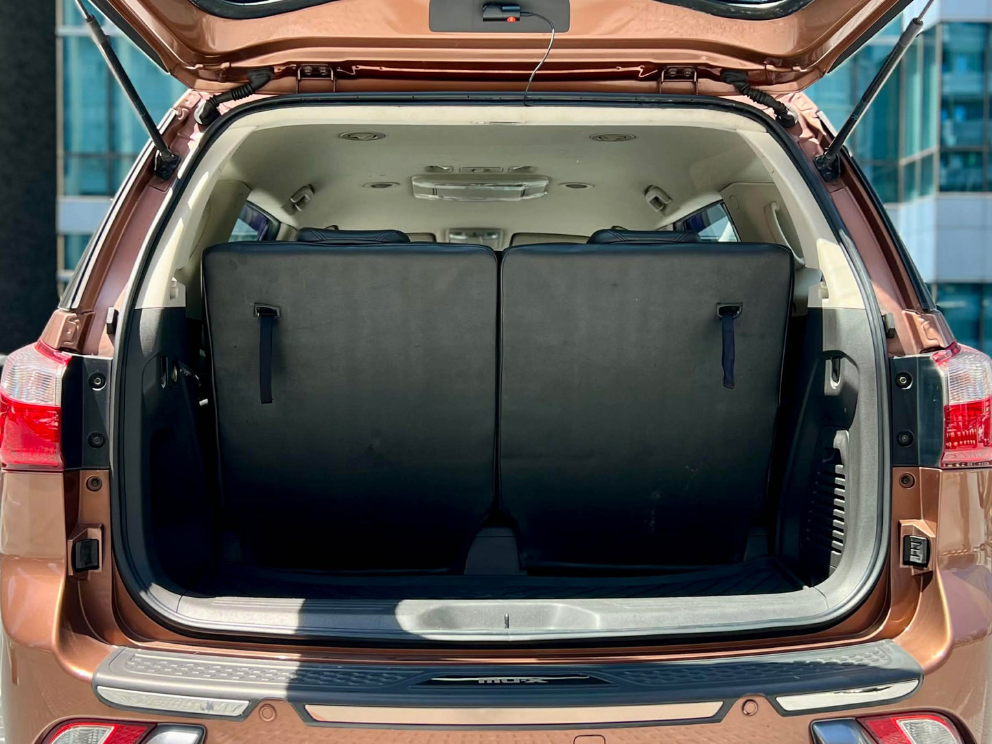 2015 Izuzu MUX LSA 4x2 2.5, Automatic, Diesel