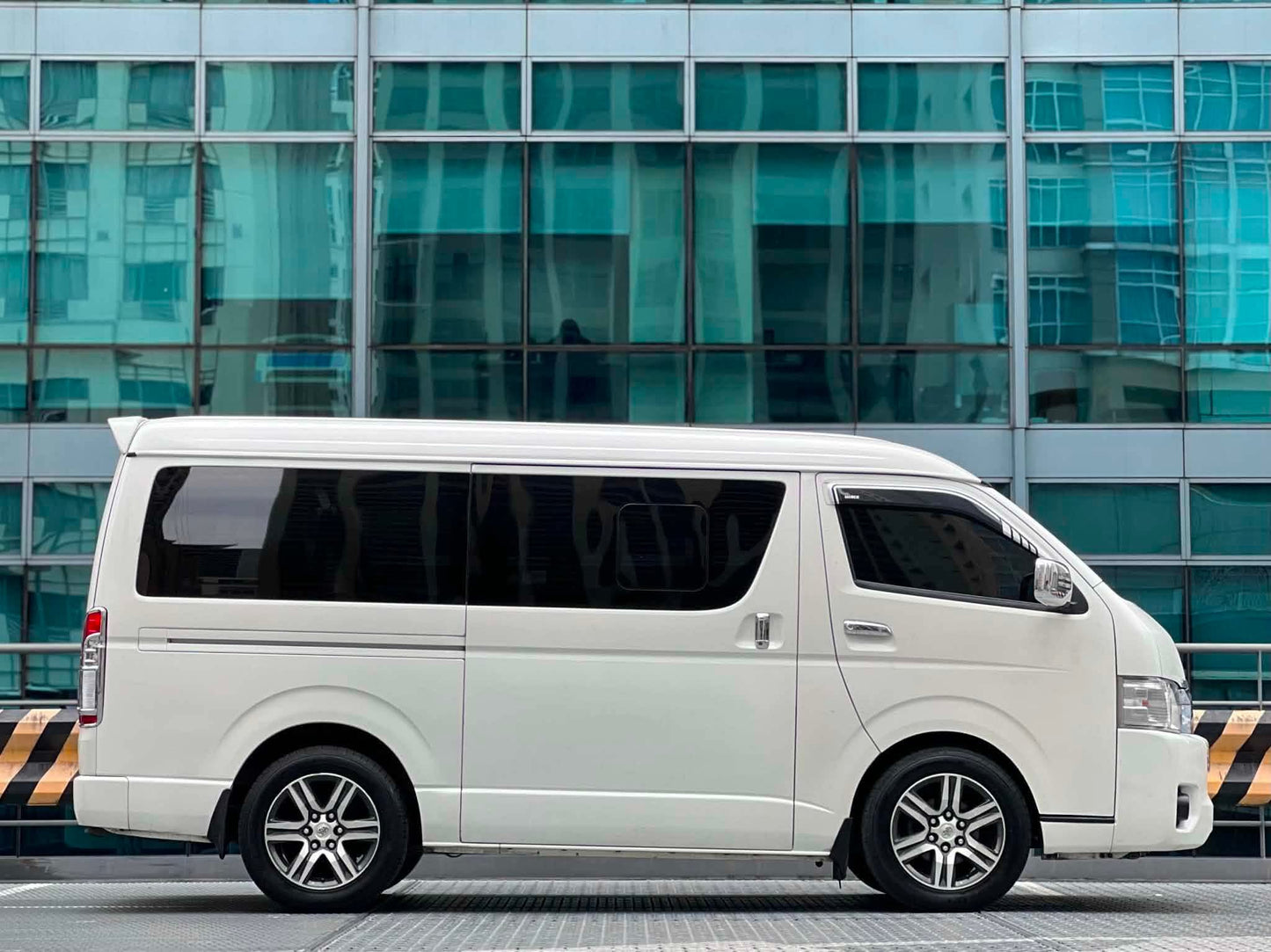 2018 Toyota Hiace Super Grandia 3.0, Automatic, Diesel