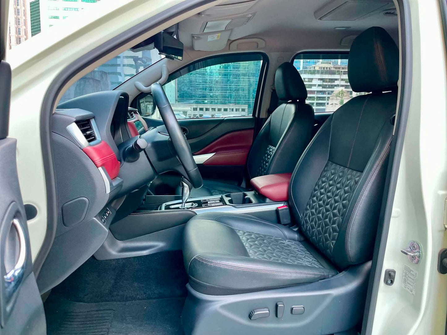 2023 Nissan Terra VL 2.5L 4x2, Automatic, Diesel