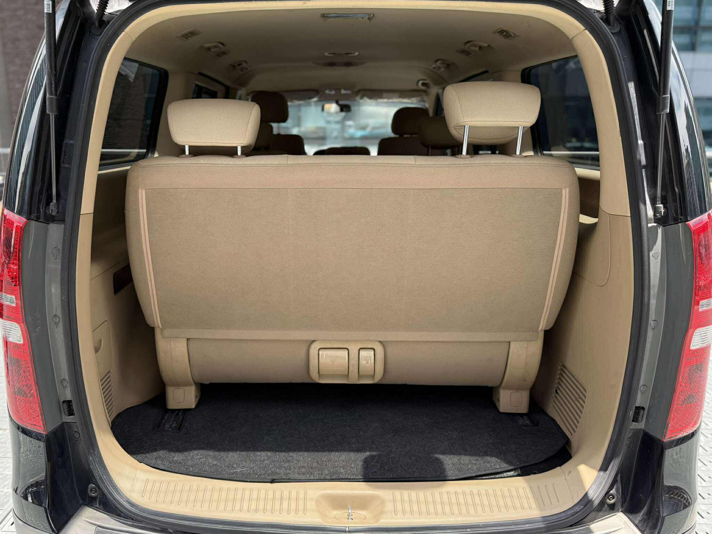 2019 Hyundai Grand Starex 2.5,  Automatic, Diesel