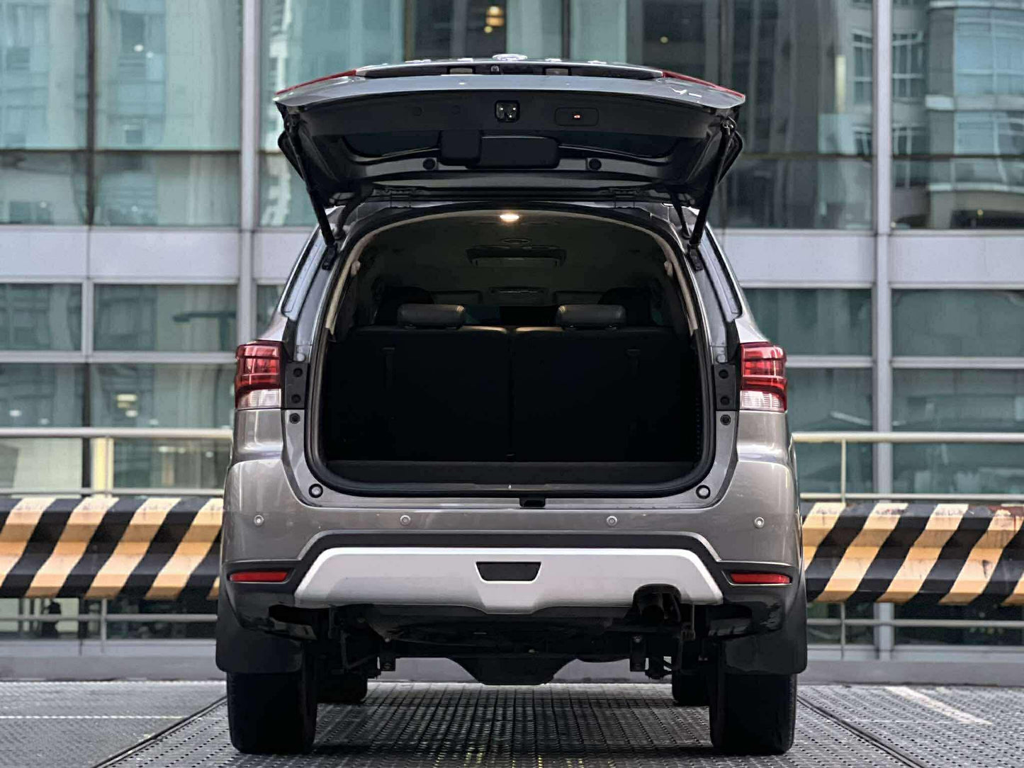 2022 Nissan Terra VL 4x2, Automatic, Diesel