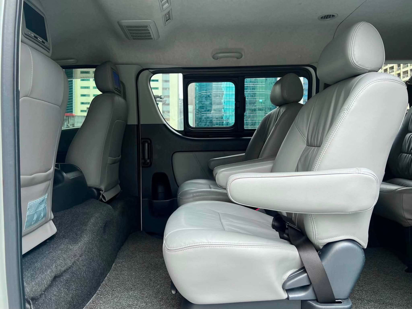 2018 Toyota Hiace Super Grandia 3.0, Automatic, Diesel