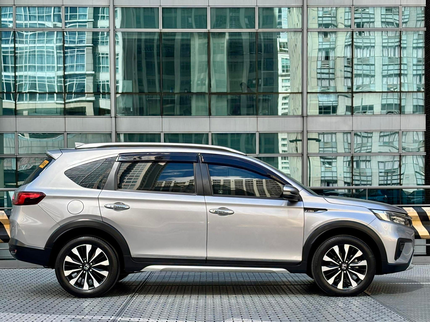 2023 Honda BRV 1.5 VX
Honda Sensing, Automatic, Gas