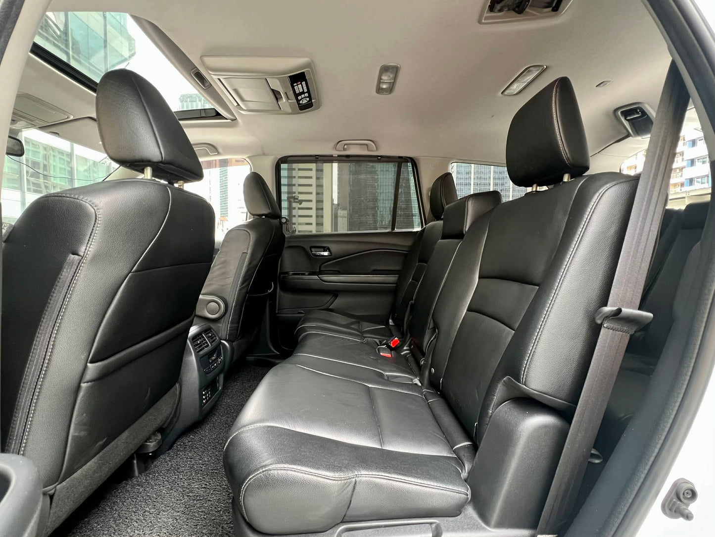 2016 Honda Pilot EX-L AWD
3.5L V6 SOHC, i-Vtec Engine,
24 Valves