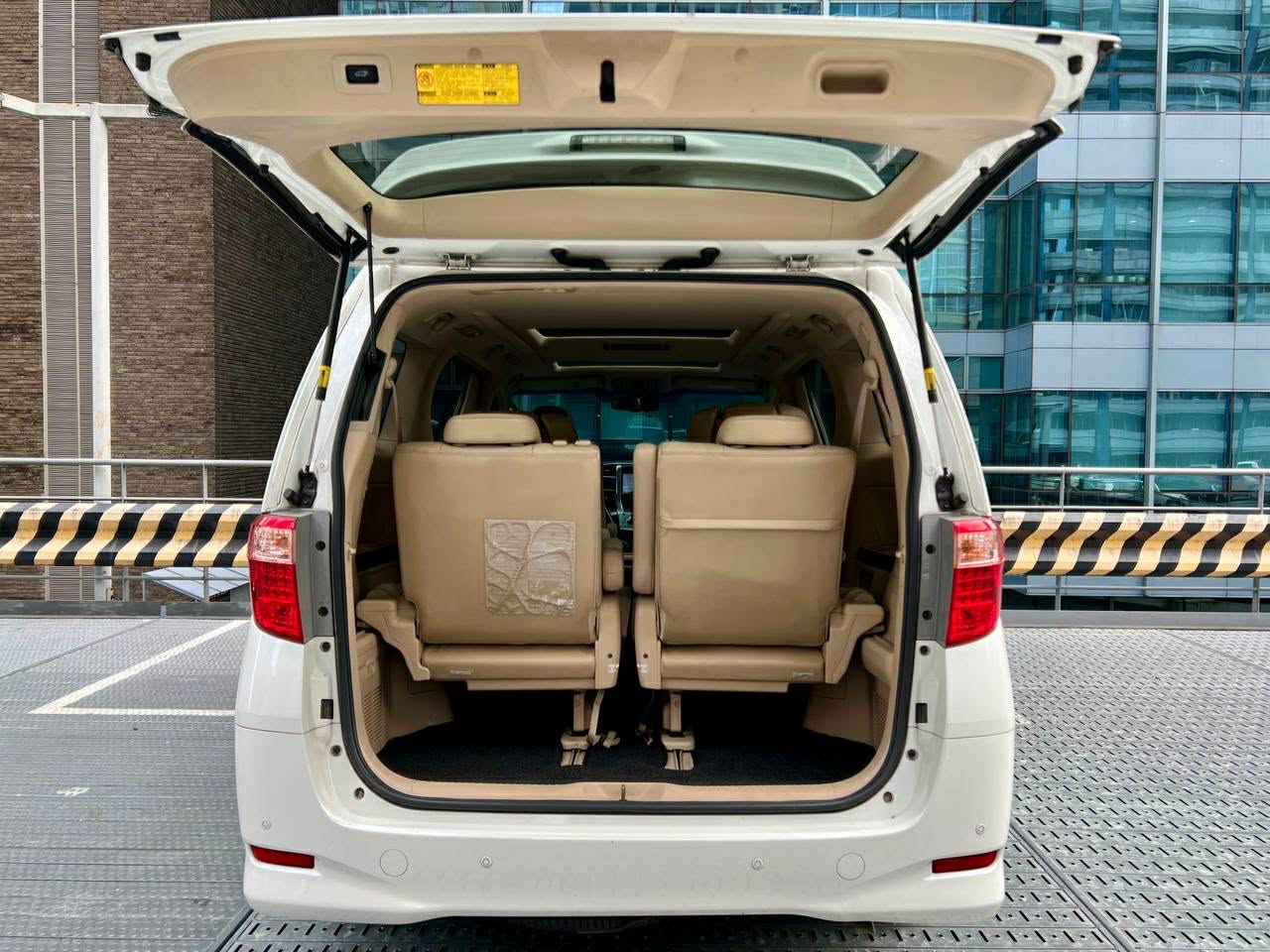 2013 Toyota Alphard 3.5 V6, Automatic, Gas