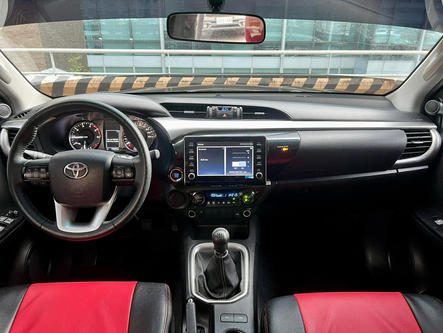 2025 Toyota Hilux 4x2 G, Manual, Diesel