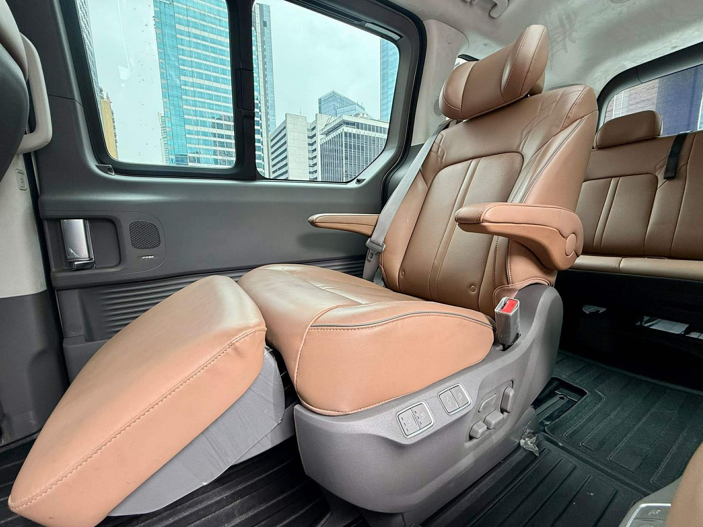 2024 Hyundai Staria Premium+ AWD 2.2, Automatic, Diesel