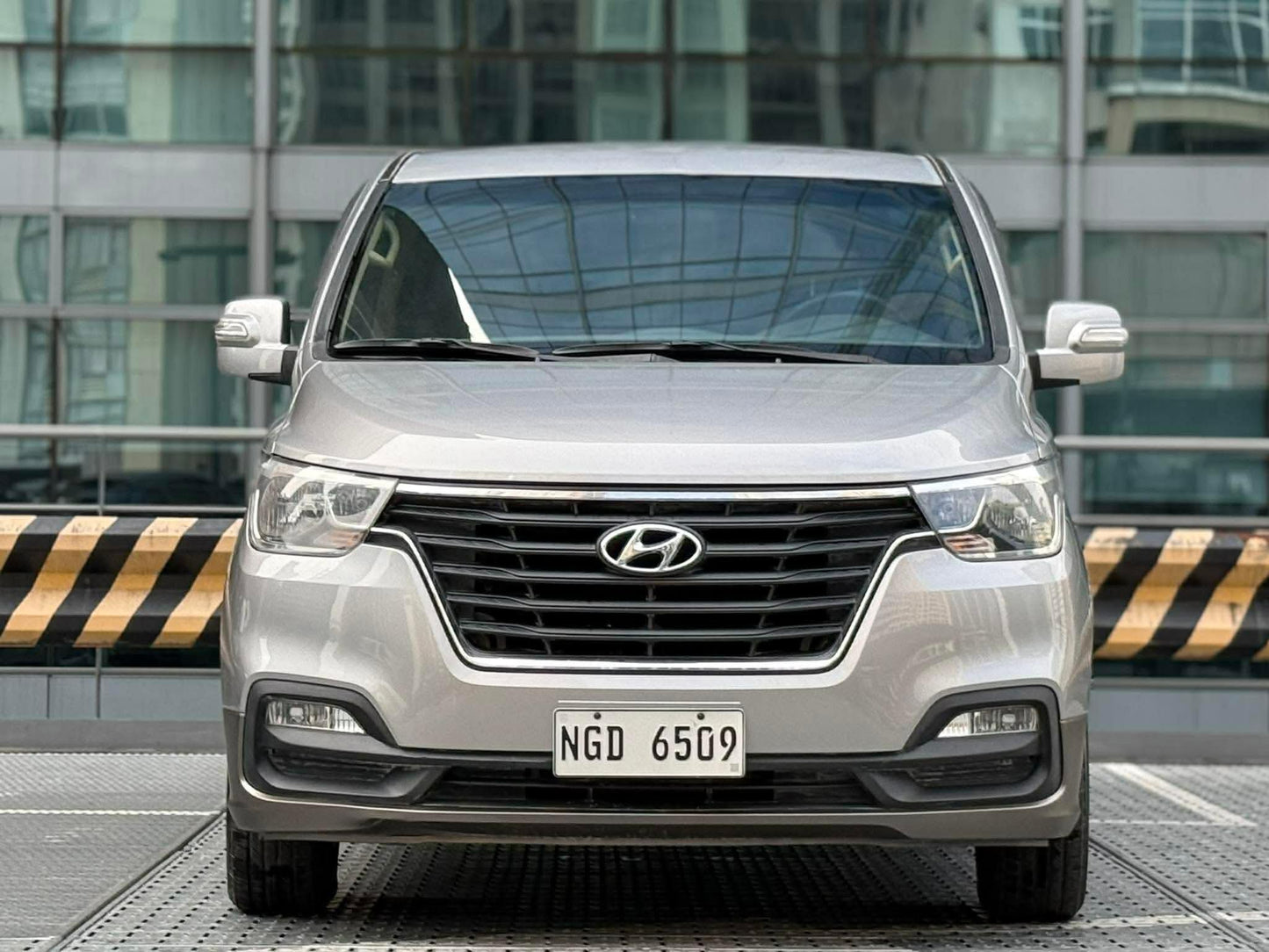 2020 Hyundai Grand Starex 2.5 Gold, Automatic, Diesel