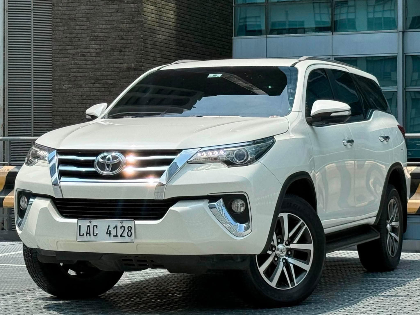 2017 Toyota Fortuner 2.4 V 4X2, Automatic, Diesel