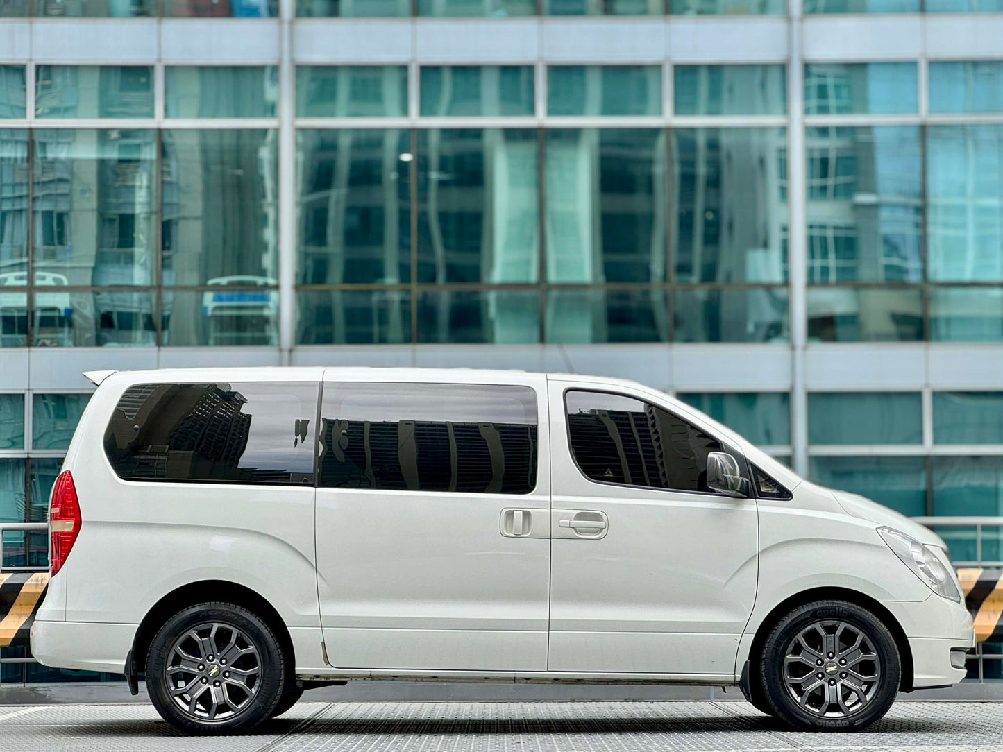 2012 Hyundai Grand Starex 2.5, Automatic, Diesel