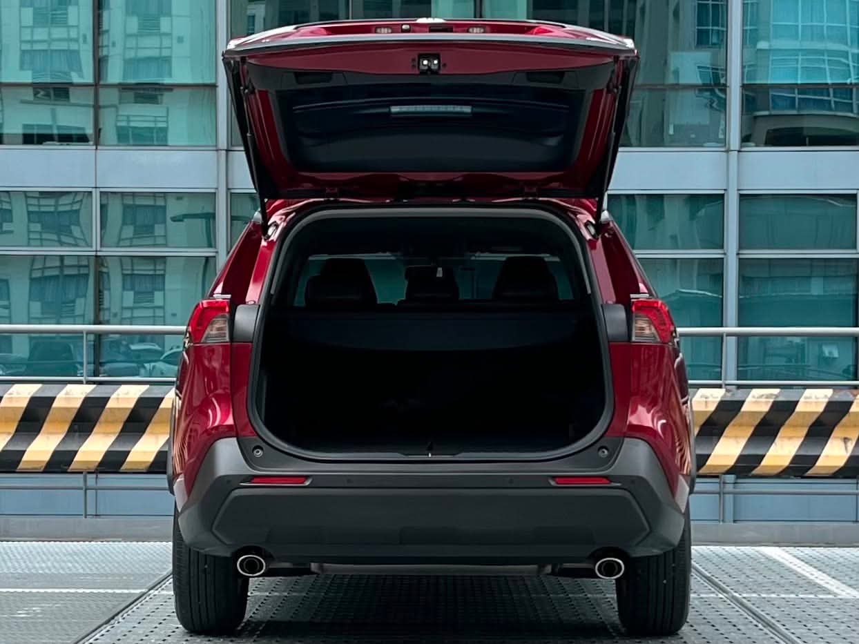 2019 Toyota RAV4 XLE 4x2 2.5,  Automatic, Gas
