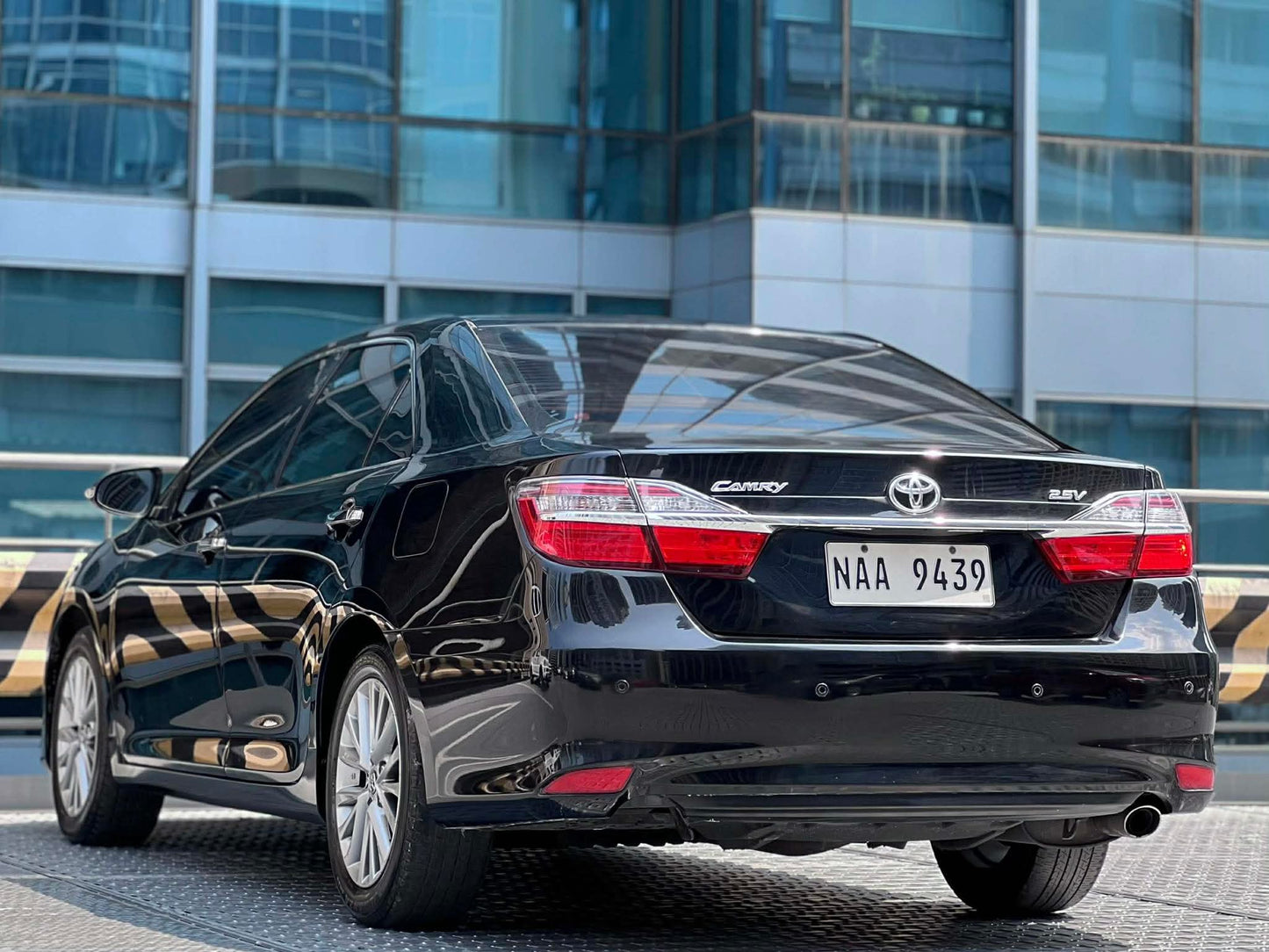 2018 Toyota Camry 2.5 V, Automatic, Gas