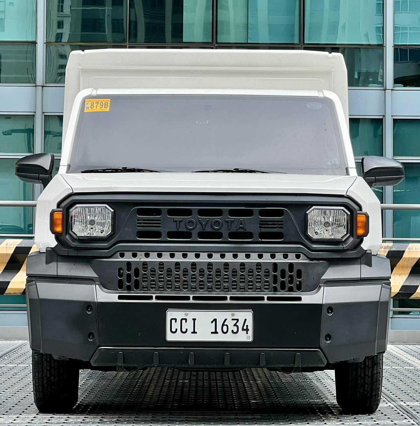 2026 Toyota Tamarraw FX Dual A/C Utility Van, Manual, Diesel