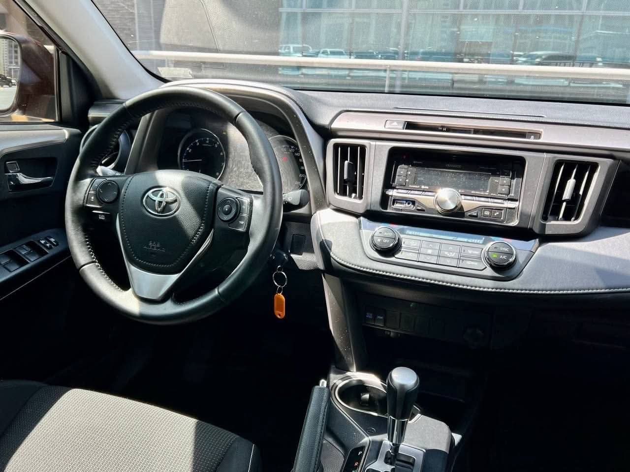 2016 Toyota Rav 4 4x2, Automatic, Gas