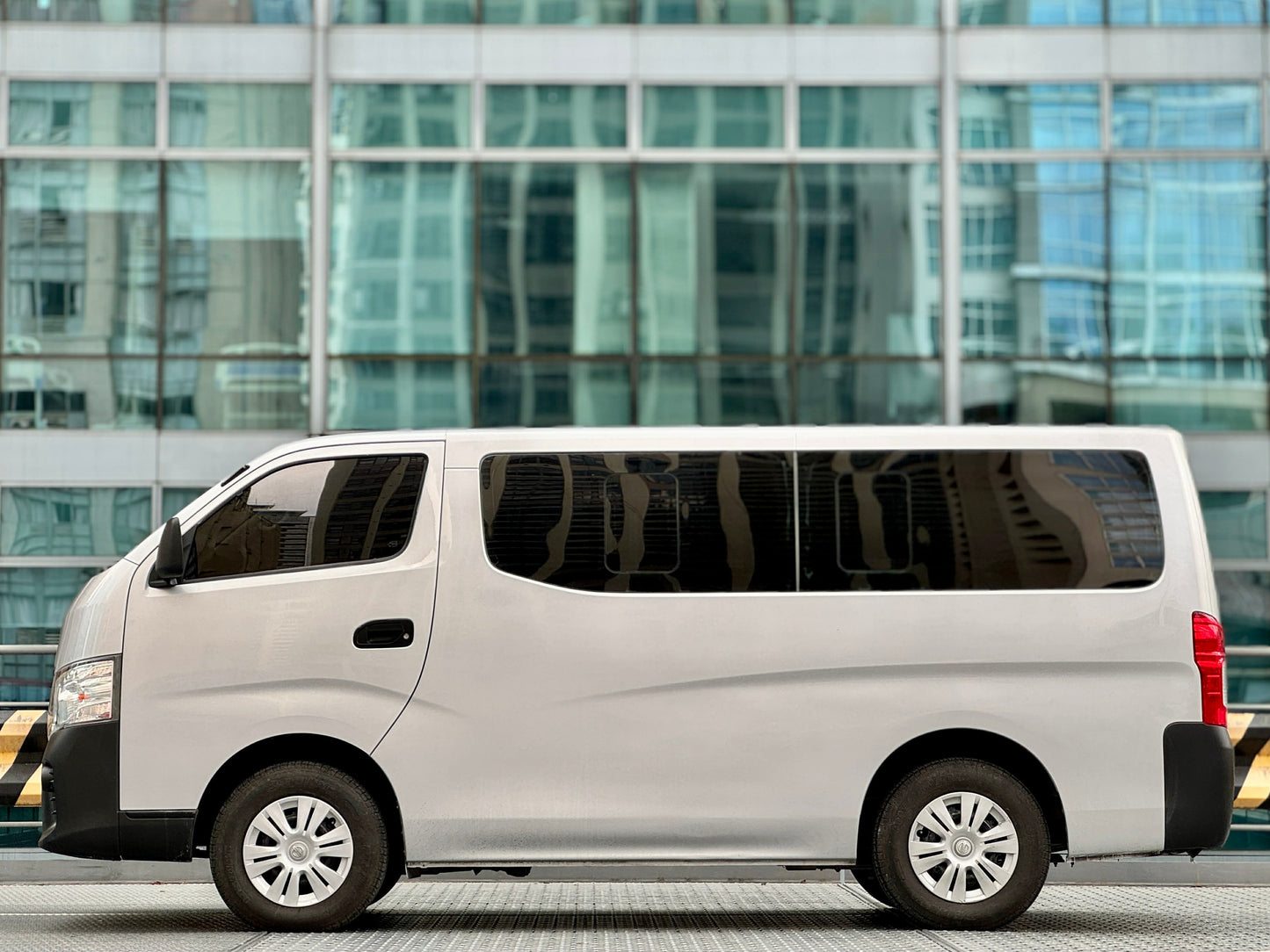 2020 Nissan Urvan NV350 2.5, Manual, Diesel