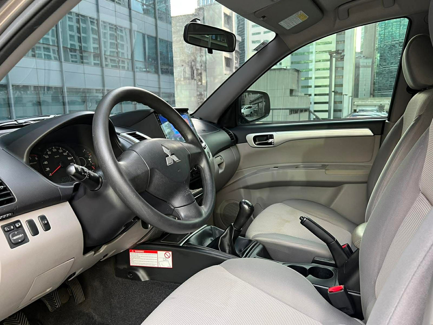 2014 Mitsubishi Montero GLX 4x2 2.5, Manual, Diesel