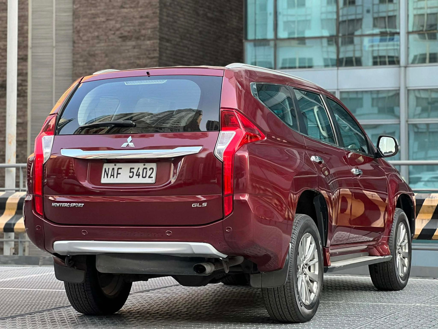 2016 Mitsubishi Montero GLS Premium, Automatic, Diesel