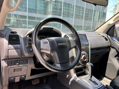 2015 Izuzu MUX LSA 4x2 2.5, Automatic, Diesel