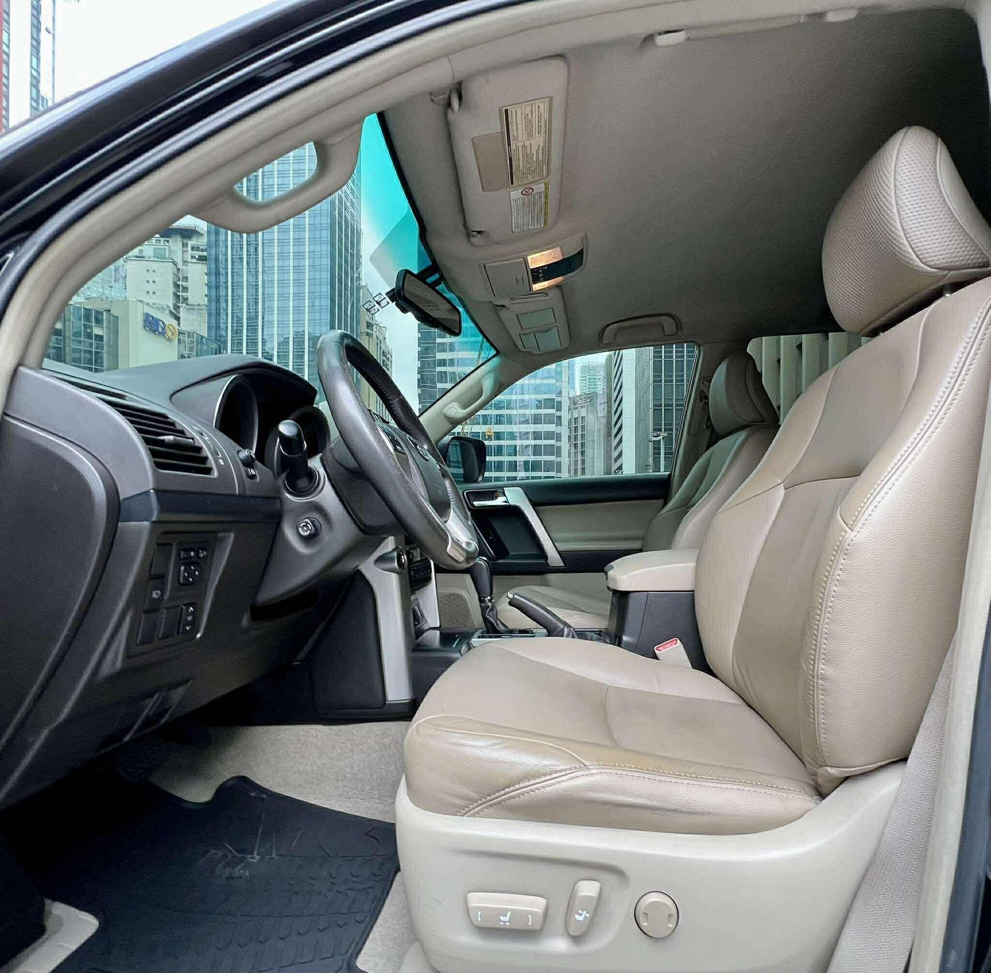 2011 Toyota Land Cruiser Prado VX 4.0 V6 4x4, Automatic, Gas