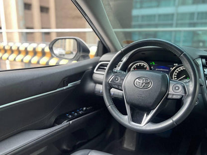 2020 Toyota Camry 2.5 V, Automatic, Gas