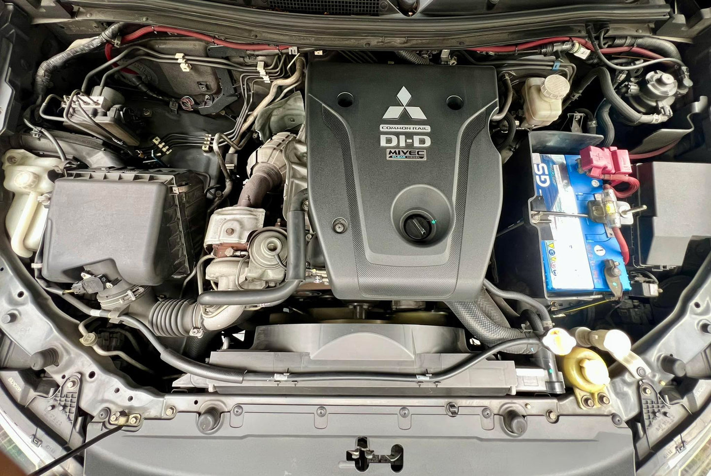 2016 Mitsubishi Montero 4x4 GT, Automatic, Diesel