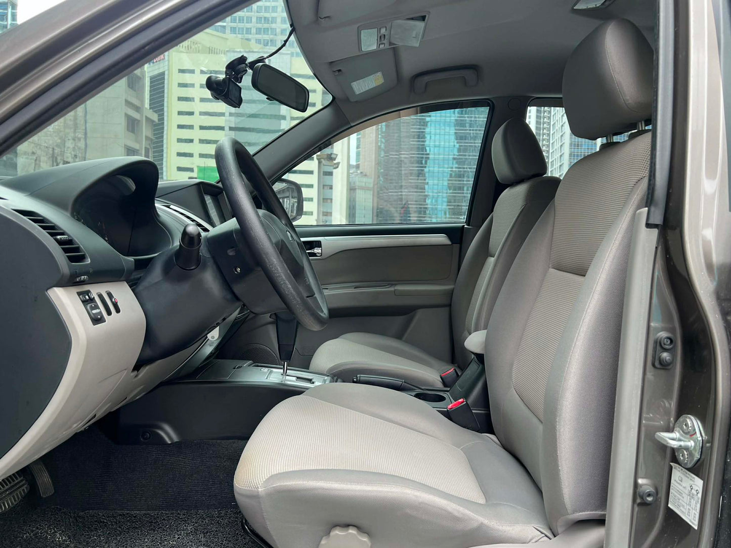 2015 Mitsubishi Montero 2.5 GLX, Automatic, Diesel