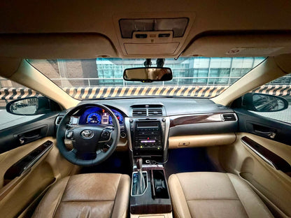 2018 Toyota Camry 2.5 V, Automatic, Gas
