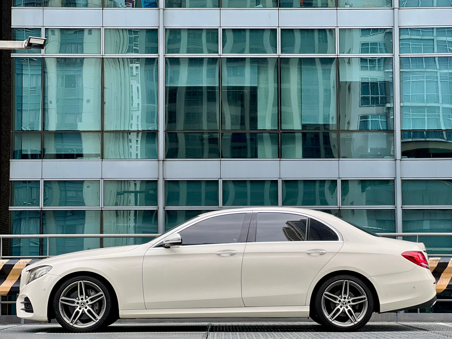 2017 Mercedes Benz E200 AMG 2.0, Automatic, Gas