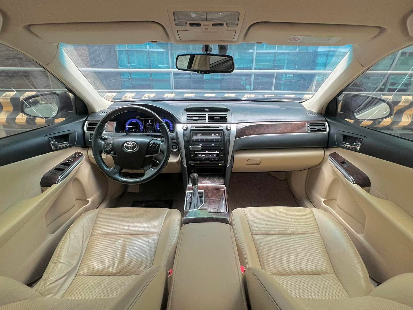 2017 Toyota Camry 2.5 V, Automatic, Gas