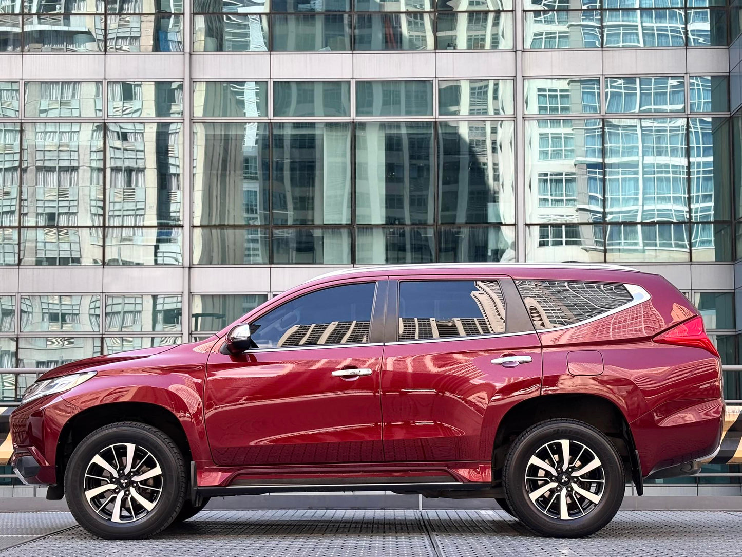 2017 Mitsubishi Montero GLS Premium 2.5, Automatic, Diesel