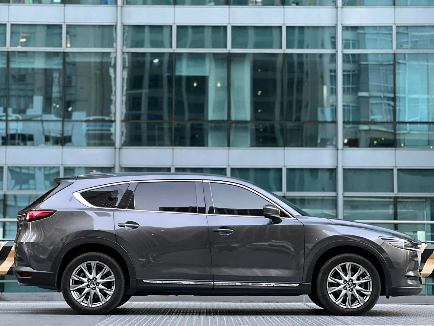 2022 Mazda CX8 Signature 4x2, Automatic, Gas