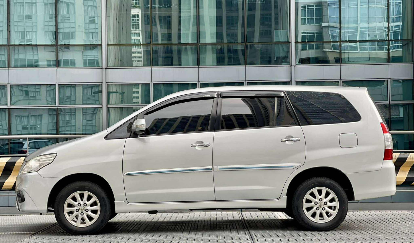 2015 Toyota Innova 2.0 G, Automatic, Gas