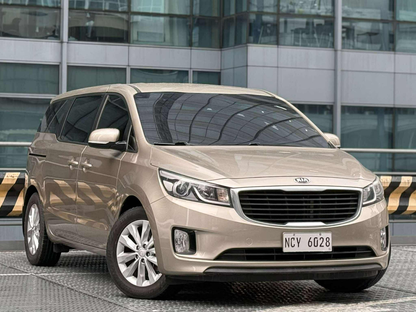2016 Kia Grand Carnival EX 2.2, Automatic, Diesel