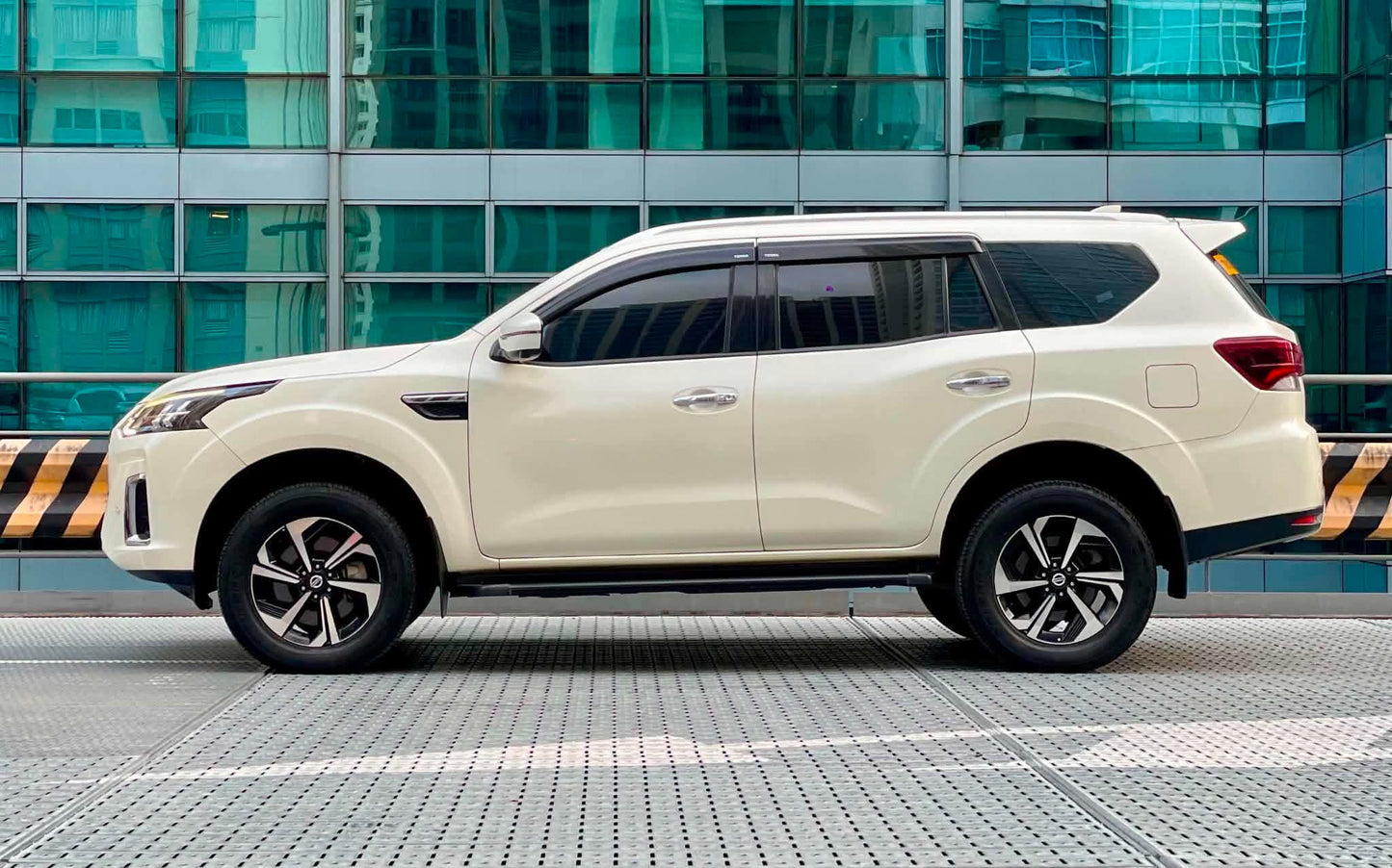 2023 Nissan Terra VL 2.5L 4x2, Automatic, Diesel