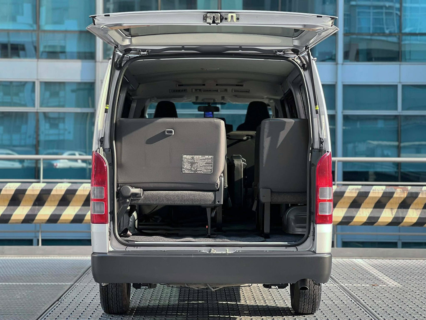 2021 Toyota HiAce Commuter 3.0, Manual, Diesel