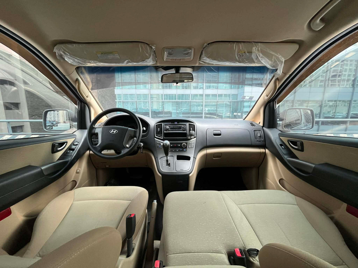 2016 Hyundai Grand Starex 2.5 VGT, Automatic, Diesel