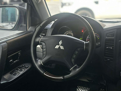 2011 Mitsubishi Pajero GLS 4x4 3.8 V6,  Automatic, Gas