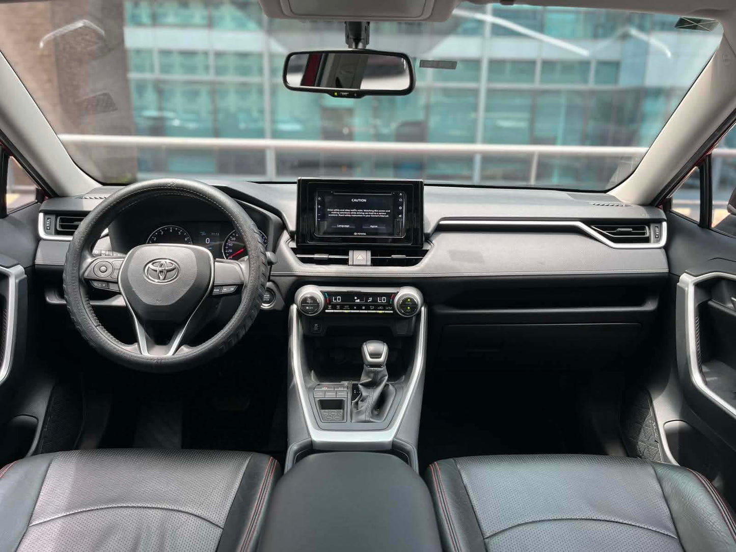 2019 Toyota RAV4 XLE 4x2 2.5,  Automatic, Gas