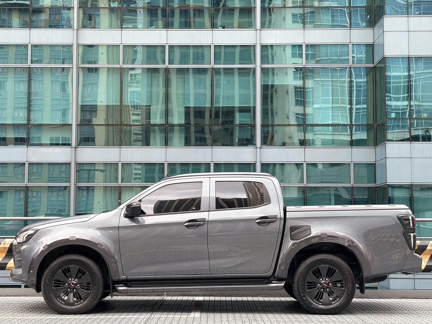 2023 Isuzu D-Max 3.0 4x2 LS-A, Automatic, Diesel