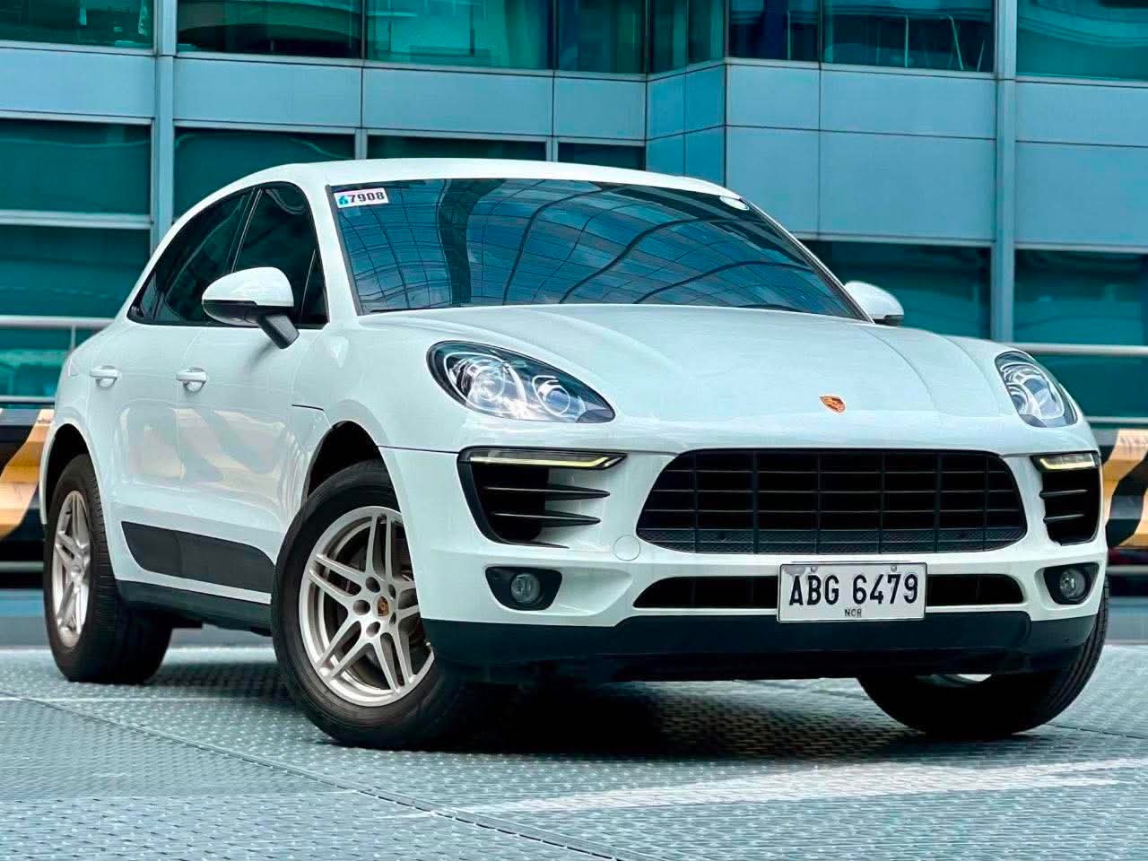 2015 Porsche Macan 2.0 Turbocharged AWD, Automatic, Gas