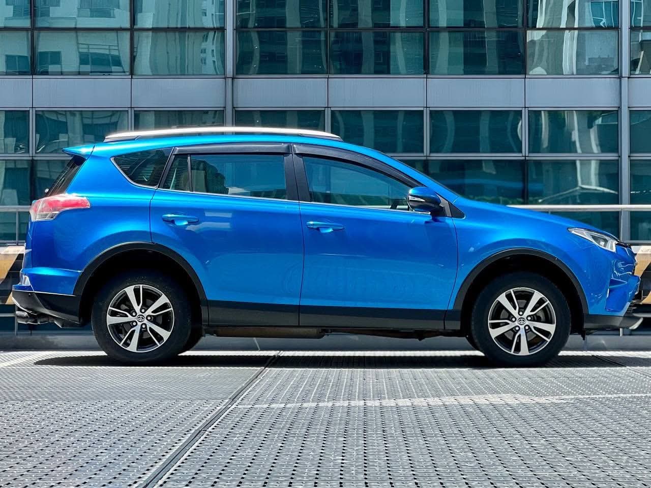 2016 Toyota Rav 4 4x2 Automatic, Gas